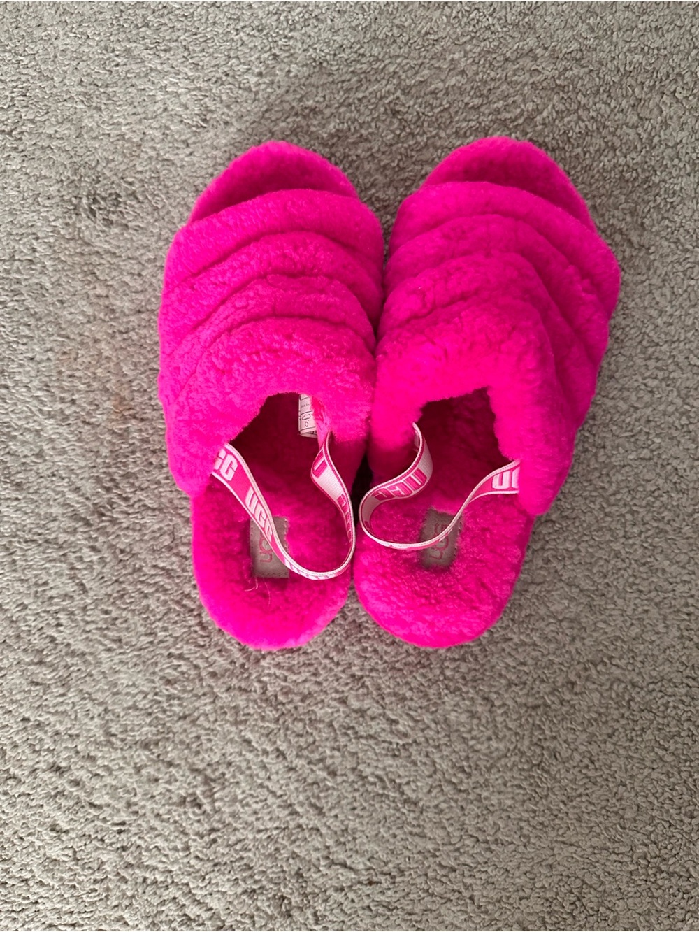 UGG Kids Fluff Slide Sandals in Hot Pink